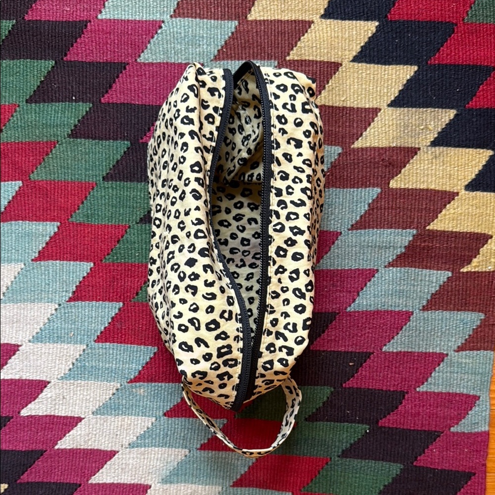 Baggu Leopard Print Women's Bag dopp makeup kit